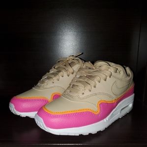 Nike Air Max 1 SE, Size 6, Desert Ore/Minerai Du